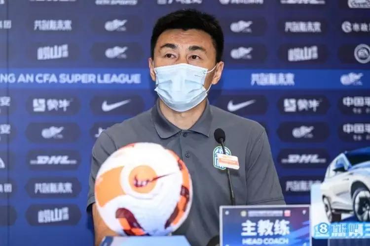 李玮峰接手广州城第一场就赢了，真正的一场赢球，居然有杂音