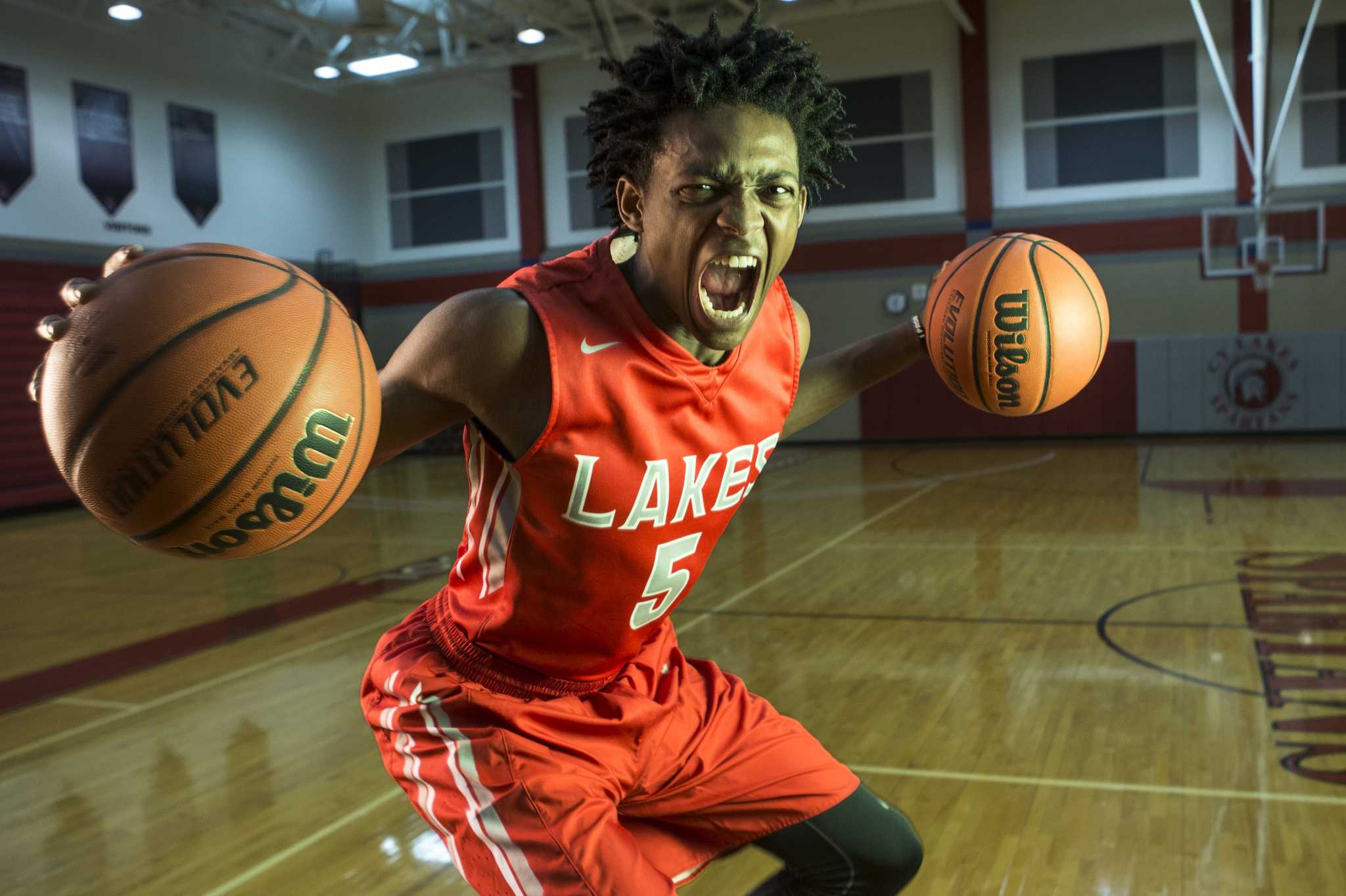 福克斯末节12分胜快船,nba关键先生福克斯