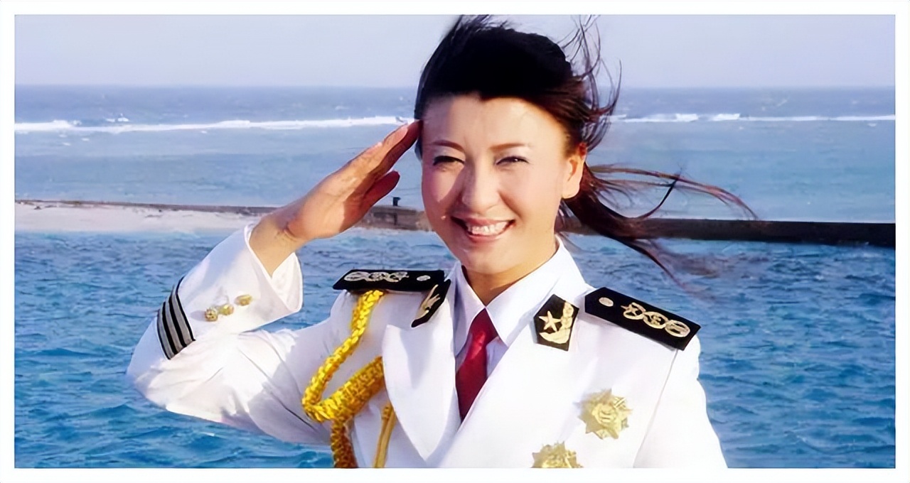 过气演员的窘况:县城忙走穴、直播用怪招,晚节不保,何必呢?