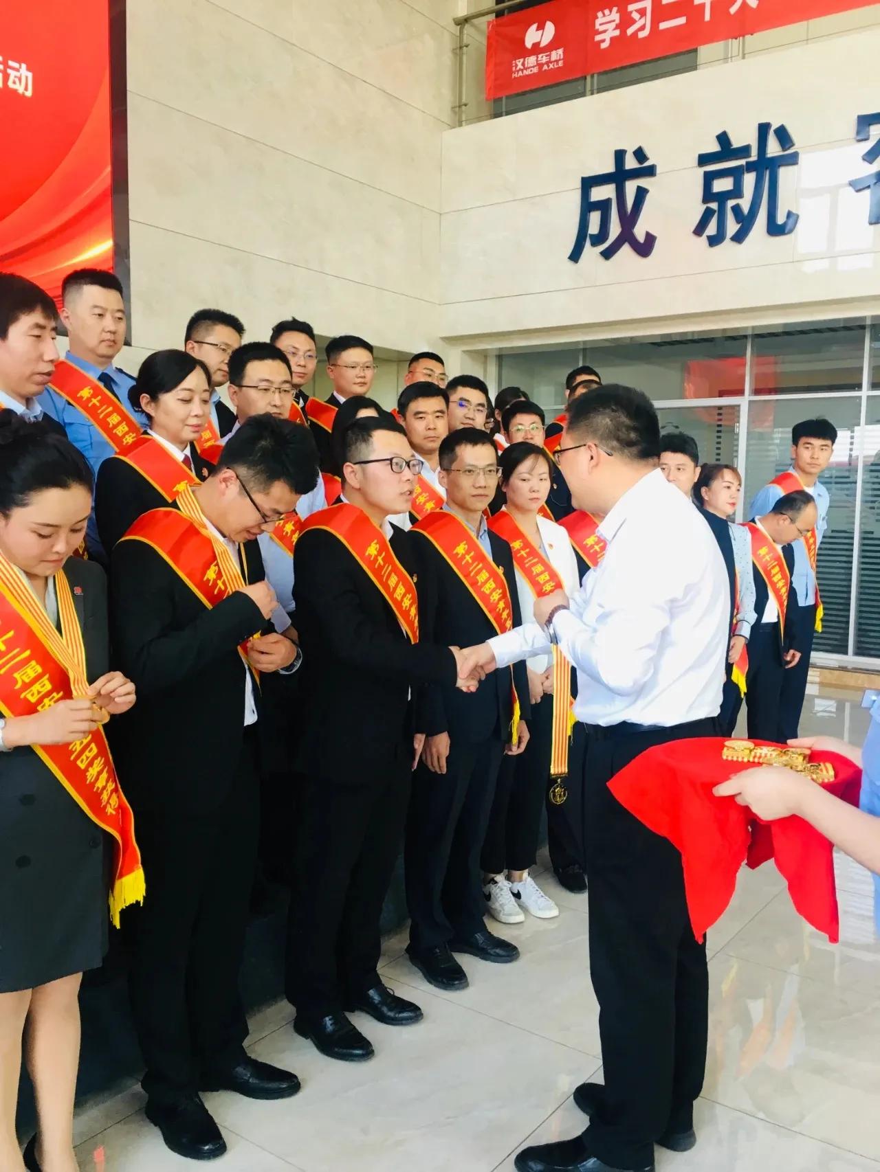 喜报||中铁七局三公司罗浩首获“西安青年五四奖章”荣誉称号