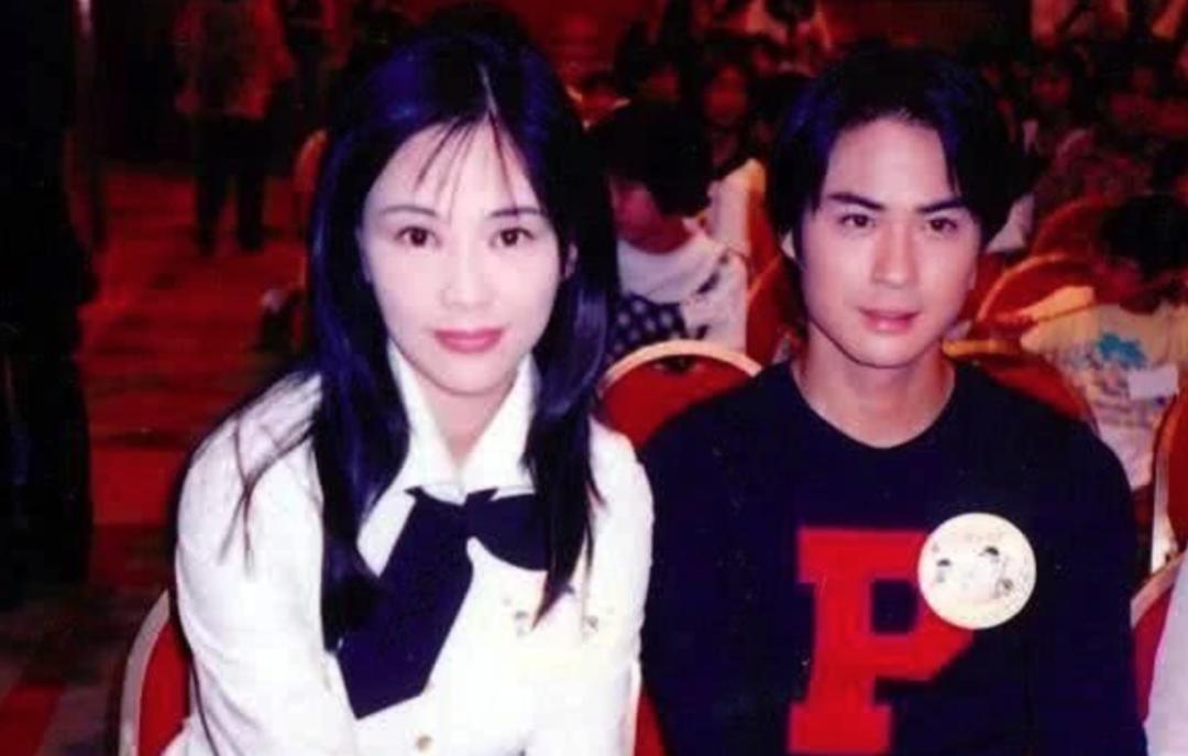 恋人妻、追青霞、混黑道、建豪宅，“武侠片之父”的江湖往事……