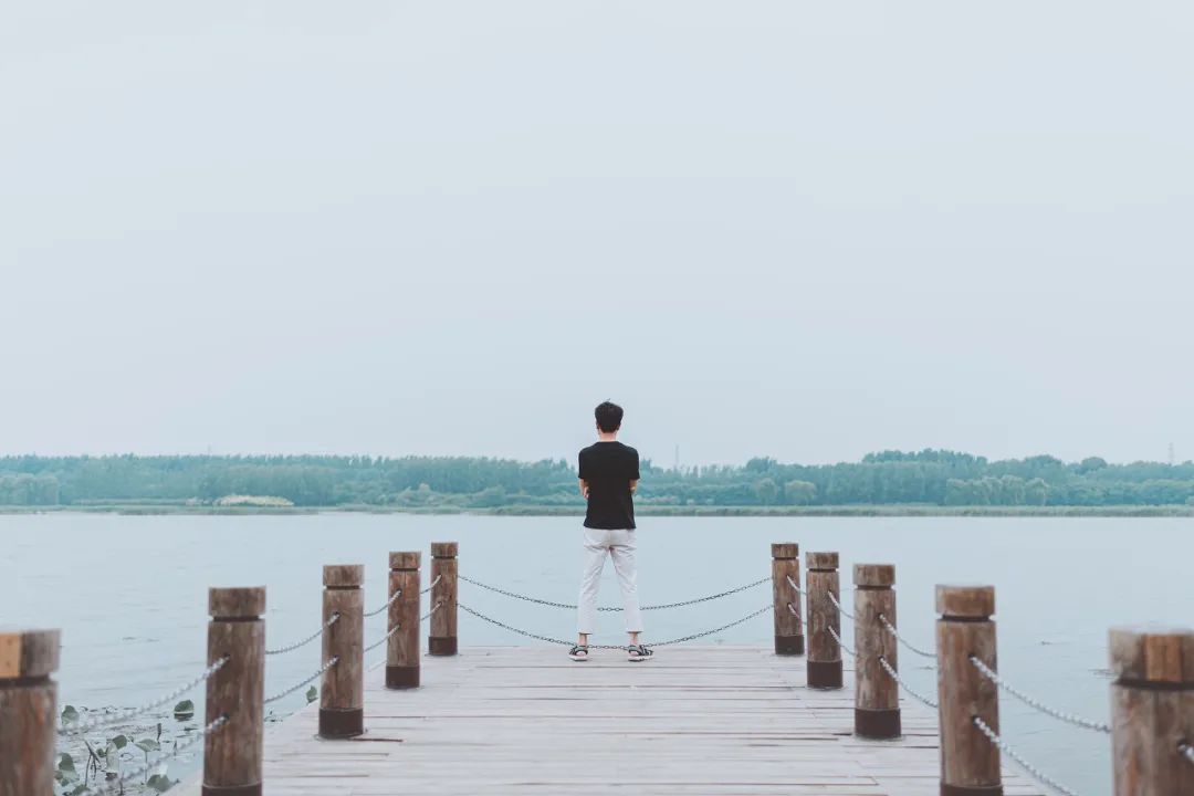 人到最后拼的还是人品和能力,年纪大了才知道人拼的是命运