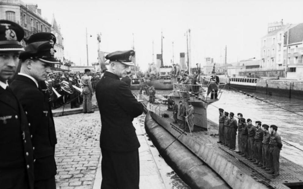 卡尔邓尼茨狼群视频,大西洋战役邓尼茨