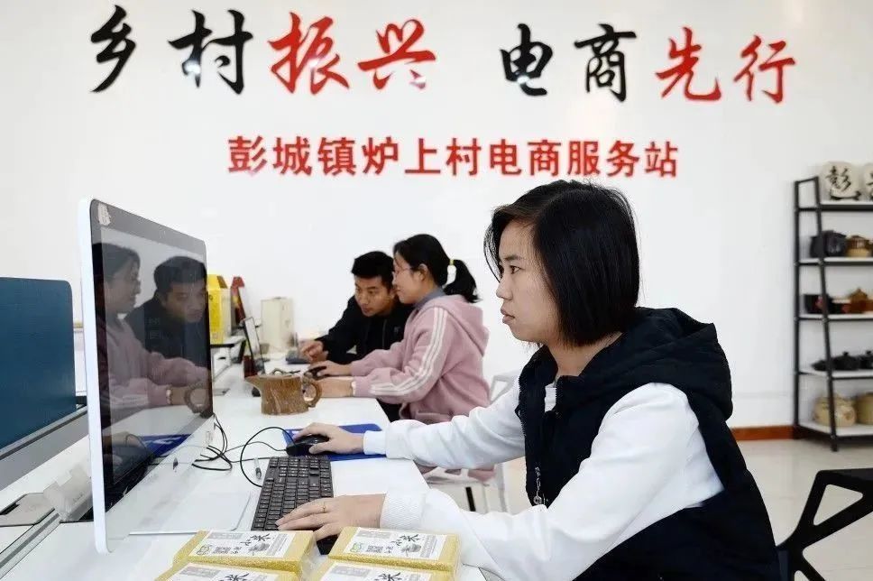 从寥寥无几到万人簇拥,从一无所有到遍地开花