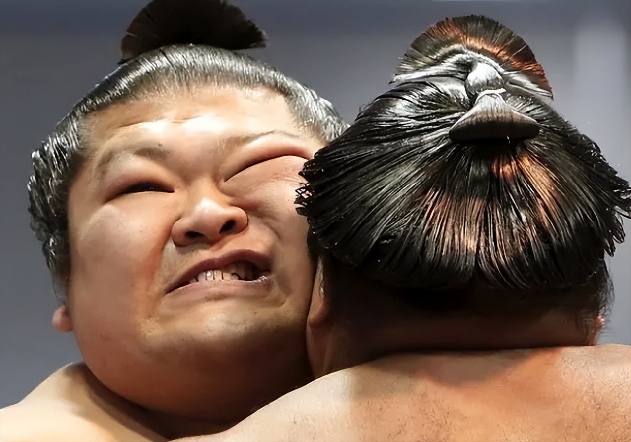 日本的“奇葩”职业!臀部清洁师,猫狗粮试吃员,还有下跪道歉师