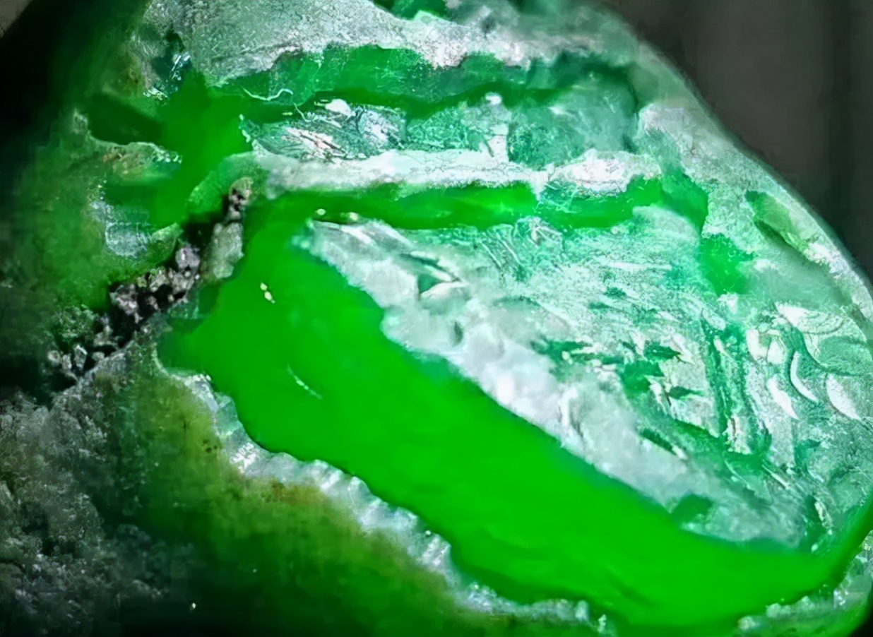 看翡翠直播被骗200万！这种“赌石”直播不能信