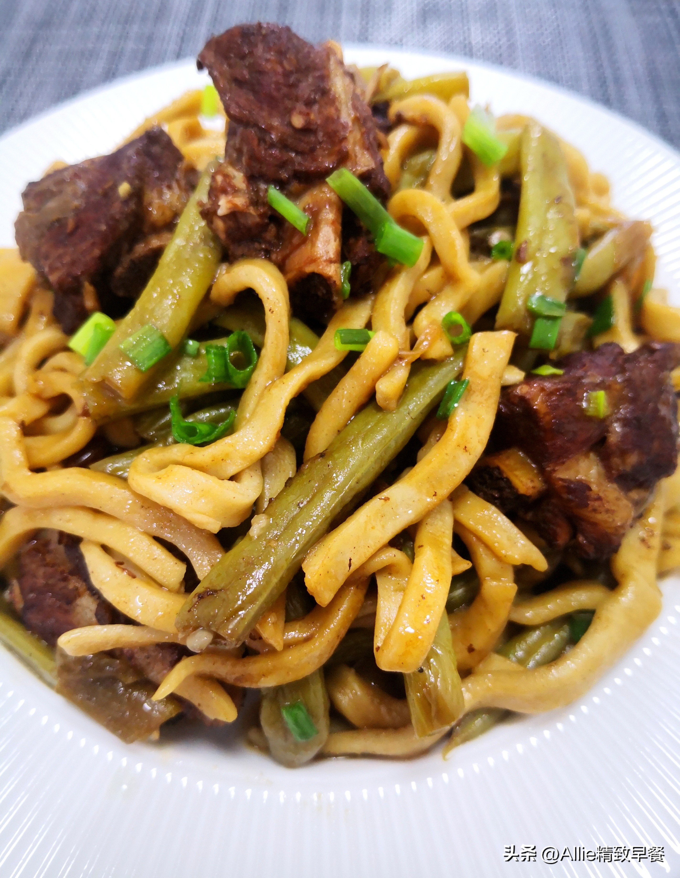 砂锅焖面老是粘锅怎么回事,豆角土豆西红柿焖面不会粘锅