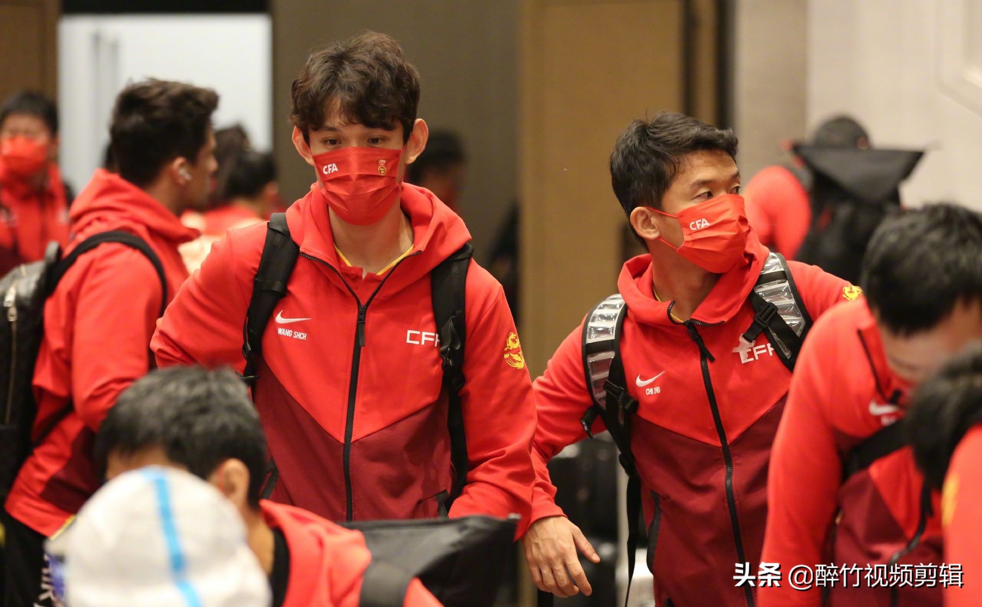 站不住脚，知名媒体人称男足吃海参就是回报赞助商，赞助商是谁？