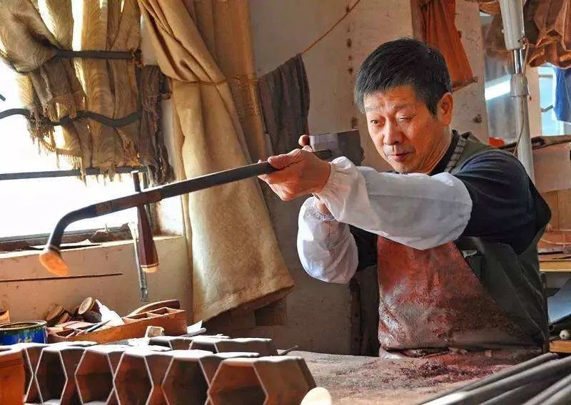 流水线上的乐章：承包了全世界一半乐器的中国小镇们