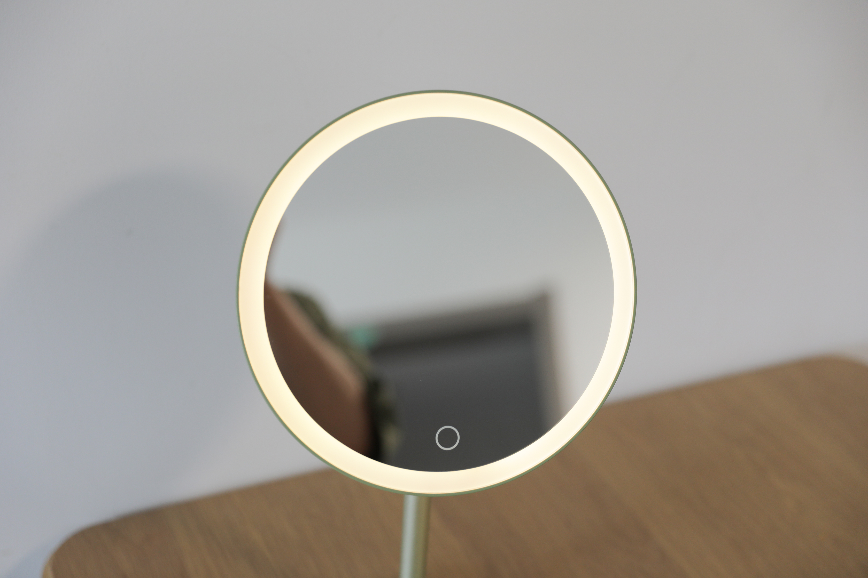 职场新人化妆教程,职场化妆新手推荐