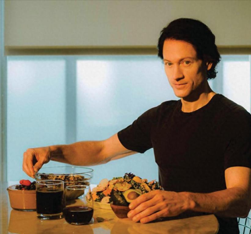 45岁亿万富翁与儿子换血,45岁亿万富豪重回18岁