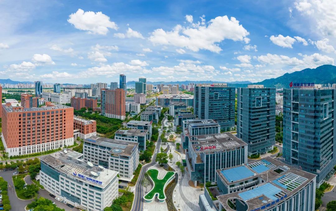 日报整版关注“榕创汇”！福州高新区射出三支“穿云箭”