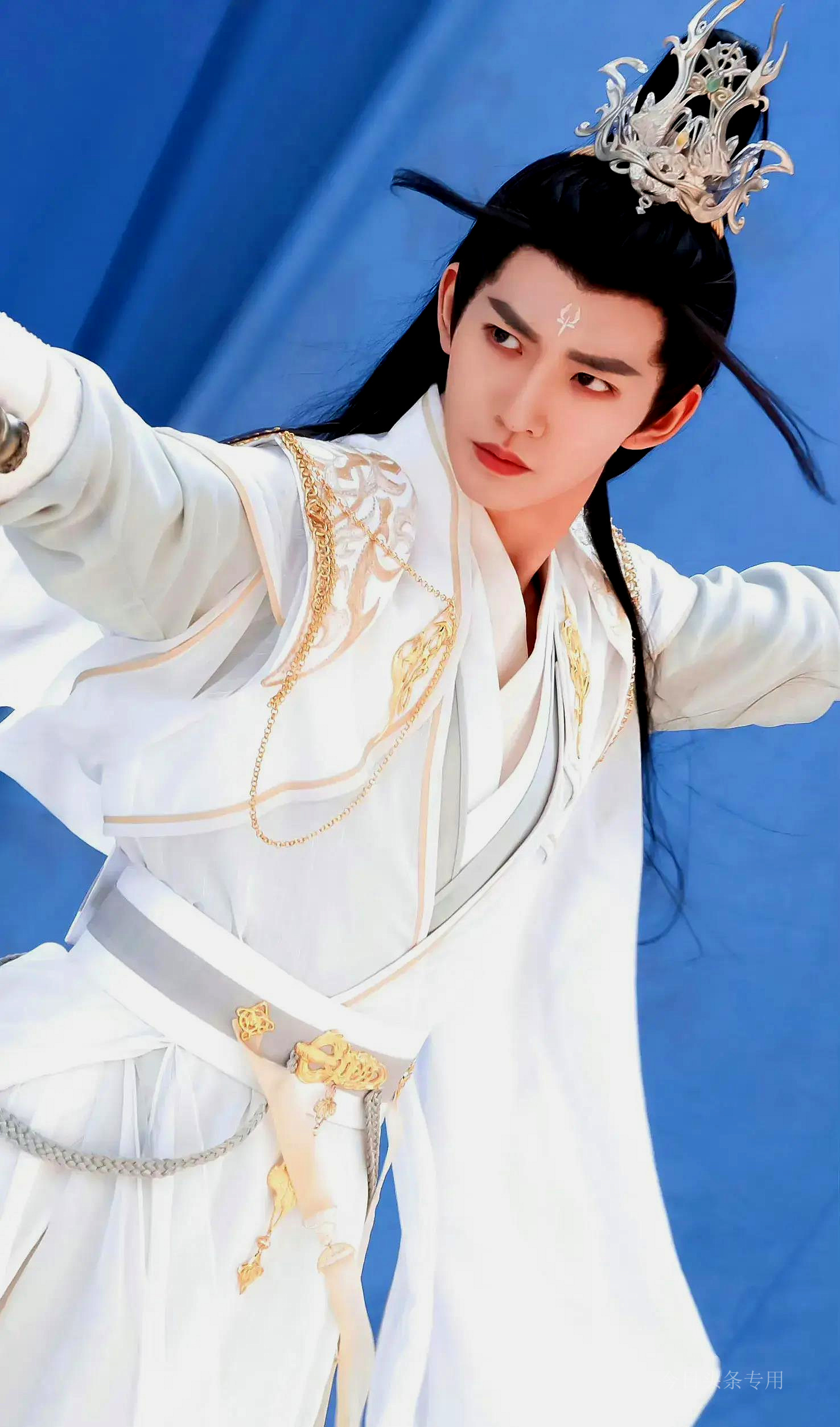 0代言！0时尚杂志！待爆帝“邓为”见面会刷爆机场，惊呆众人！