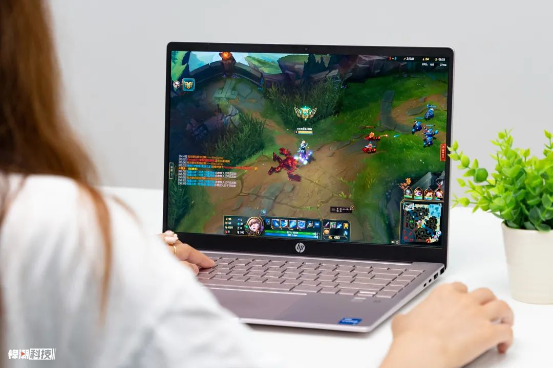 这样一台，出得了厅堂下得了厨房的本本，试问谁不爱呢