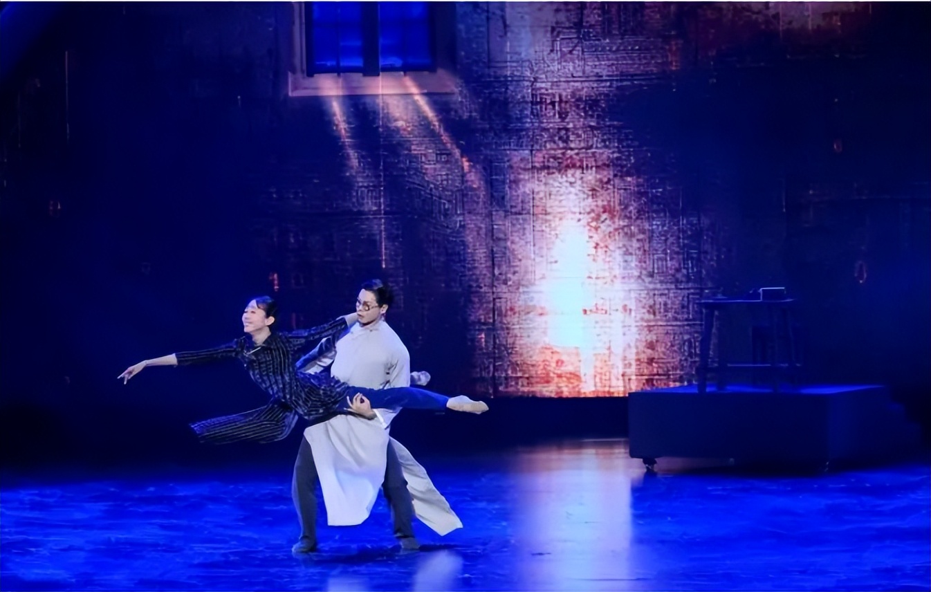 舞剧李白舞台灯光与舞美分析,舞台灯光运用比较好的舞剧