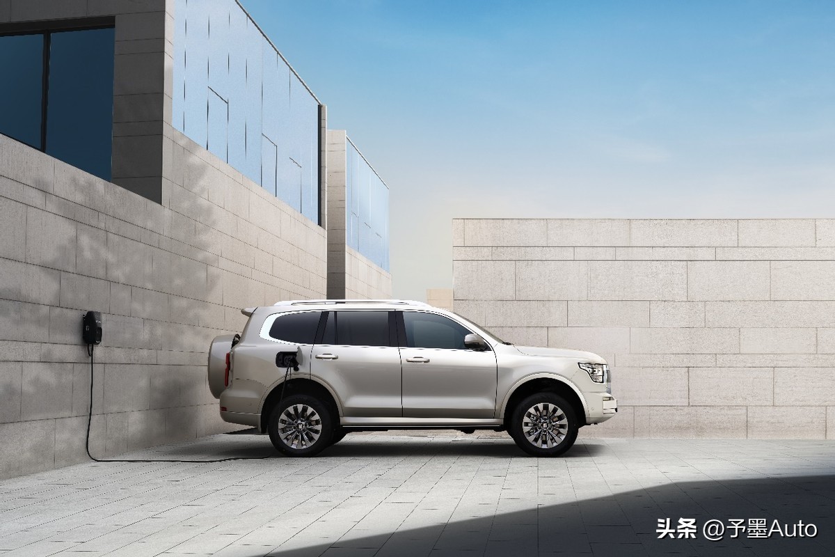 坦克500hi4-t黑武士对比劳斯莱斯,全新坦克500hi4-t落地