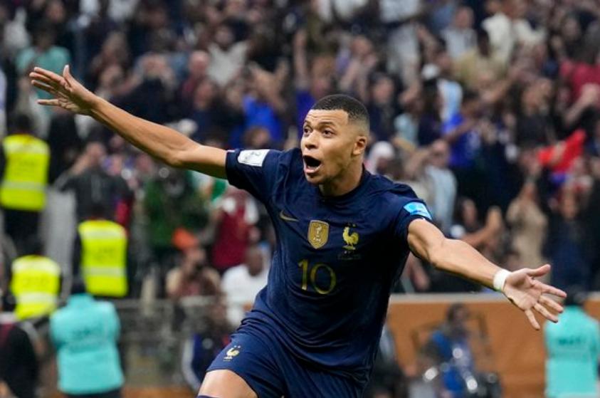 梅西获金球奖冠军图片,梅西获世界杯金球奖