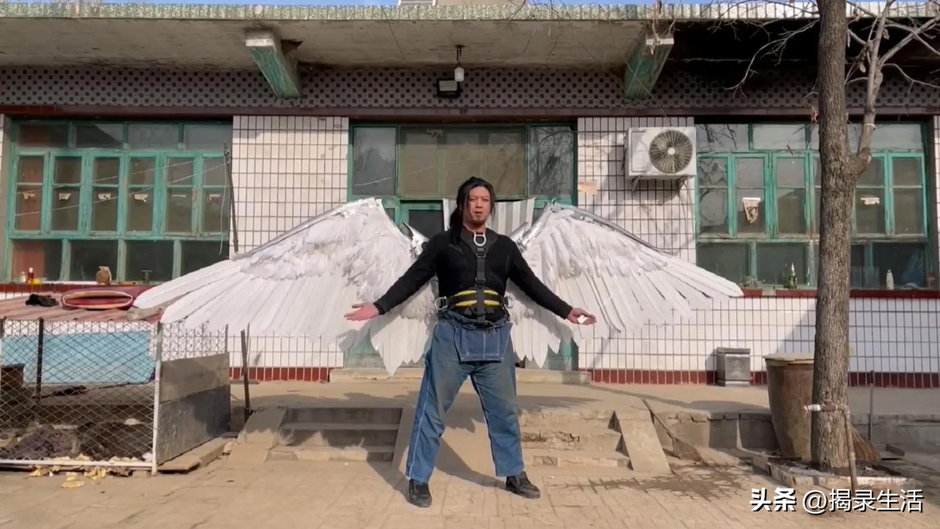 小伙30岁了还“不务正业”，靠无用发明走红，高调做事低调做人