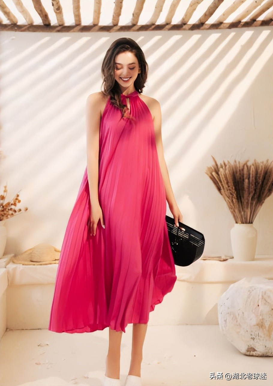 国足克星变伤仲永!从亚洲亚军主力变球队替补,娶大6岁白人美女