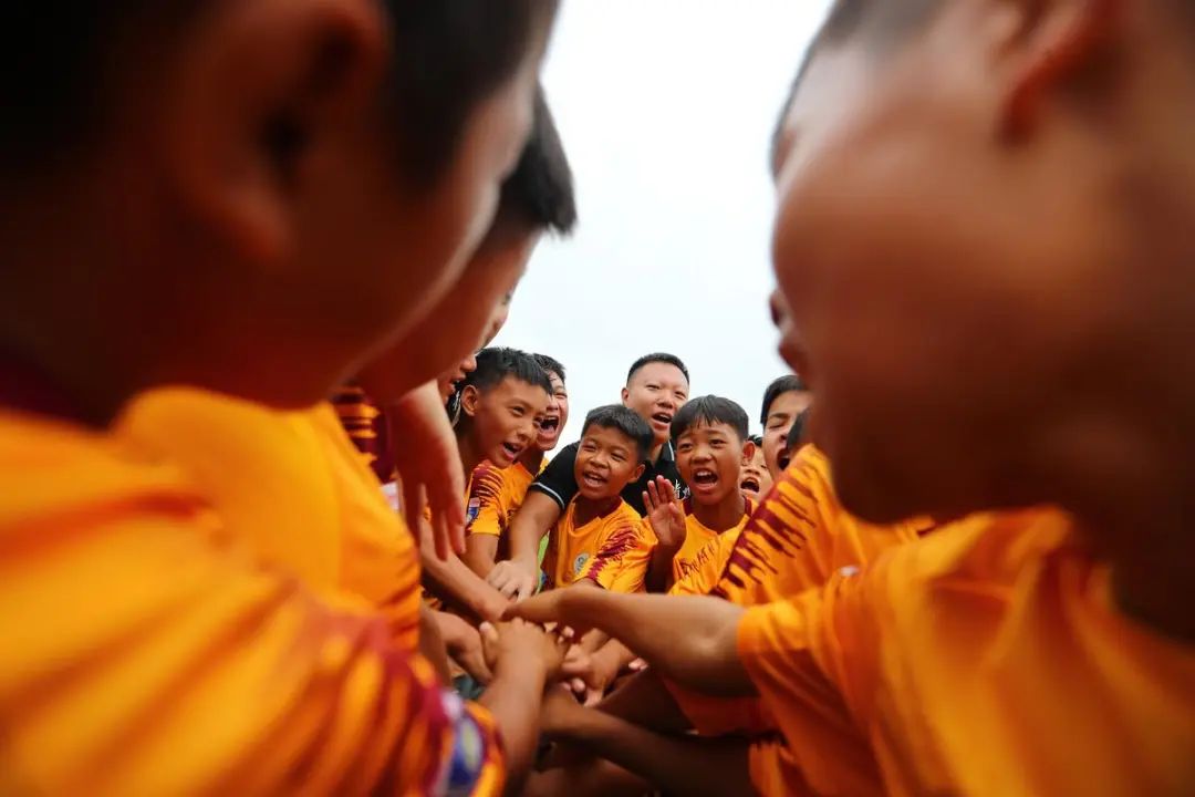 赢了！北京警察与来自贫困山区的小“C罗”们……