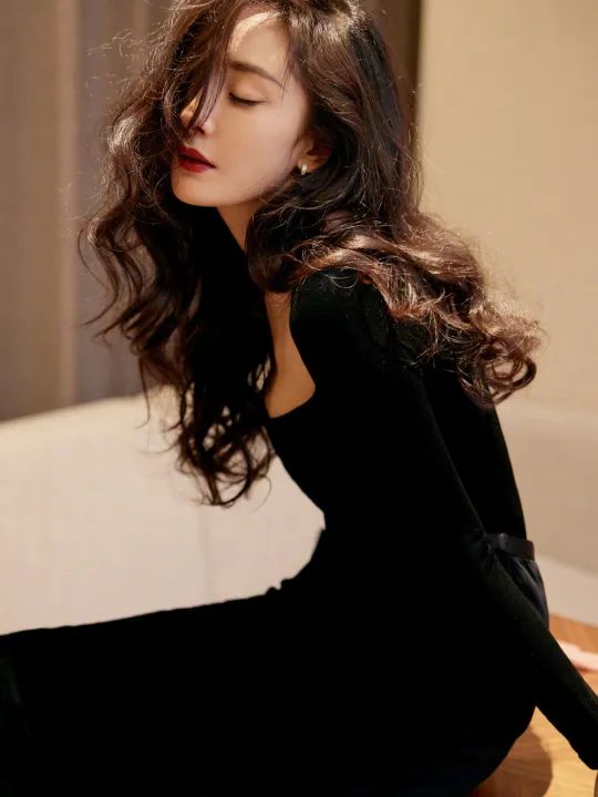 发量少适合哪款卷发,自然卷发适合烫什么样的卷发