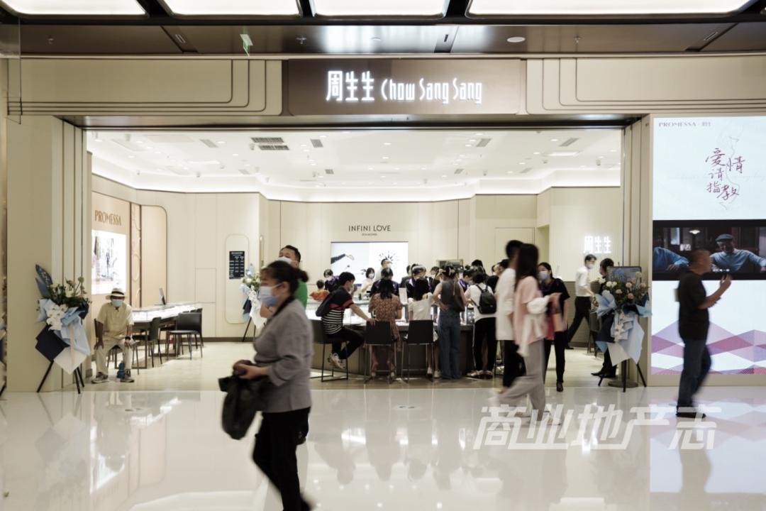 为了提升观察海口万象城的本地化视角,我在海口住了一整周