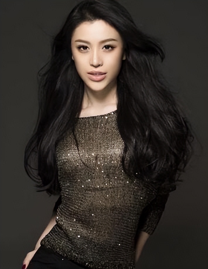 葛天：24岁嫁偶像刘翔，结婚不到1年就离婚，如今过得如何了