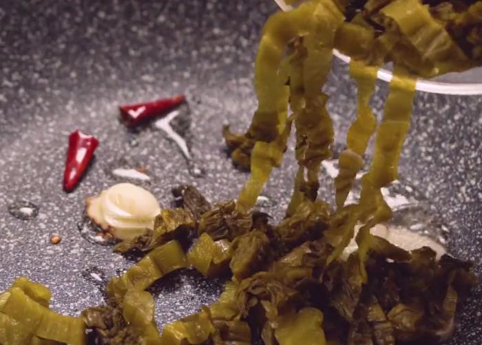 四川人做土酸菜怎么做才好吃,酸菜肉片怎样做好吃四川