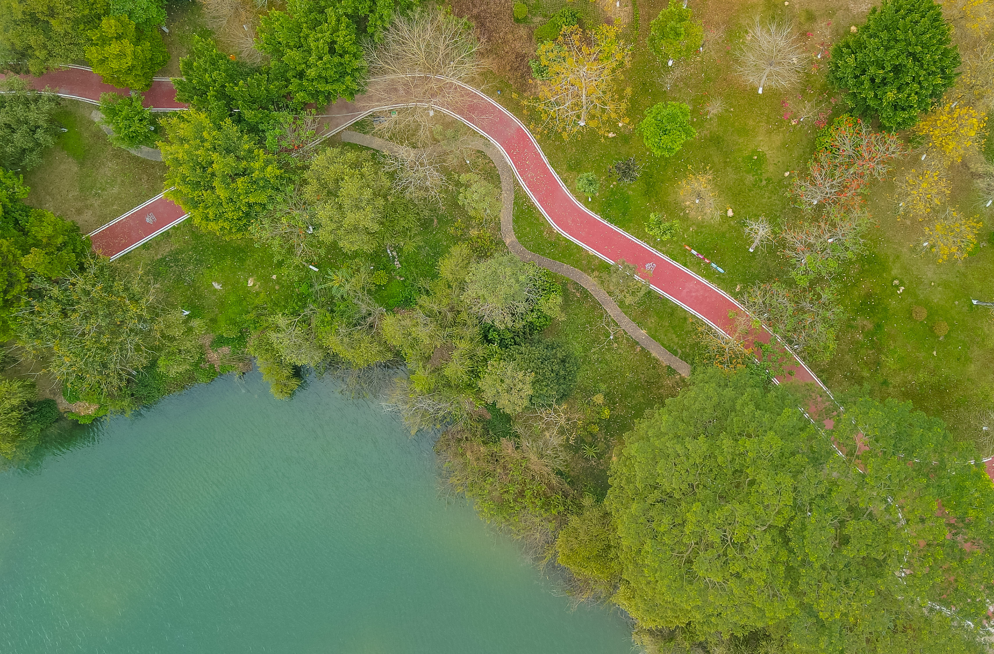 距离九寨沟不远的景点,距广州一千公里的地方