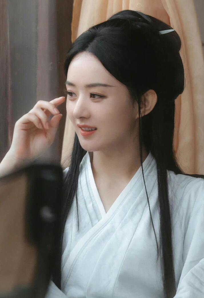 赵丽颖和白鹿同款发型,白鹿赵丽颖长月粉衣换脸造型对比