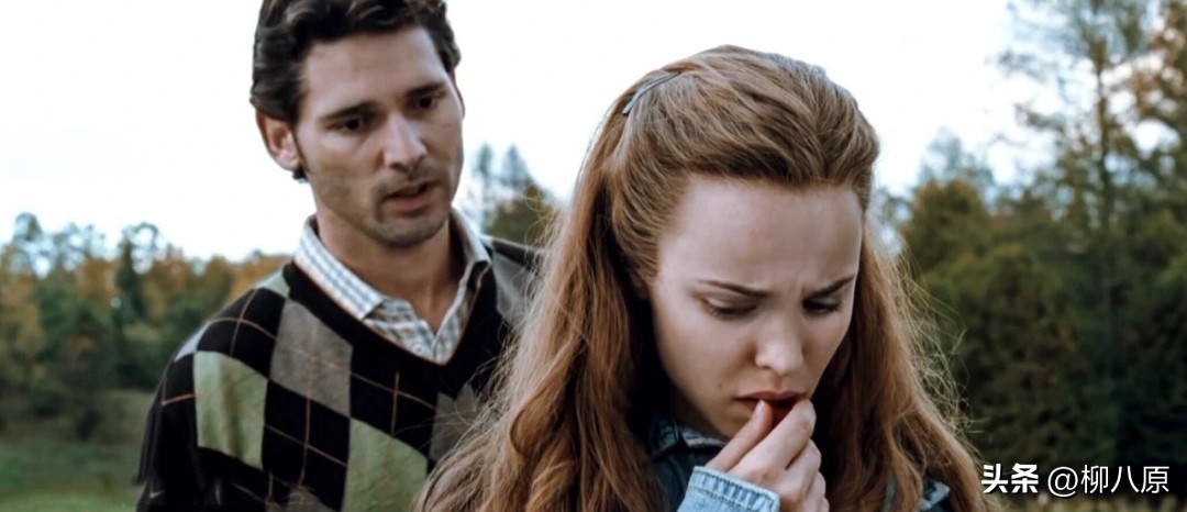 独特的空间连接方式,加上非线性时间线,创造出真实的角色情感