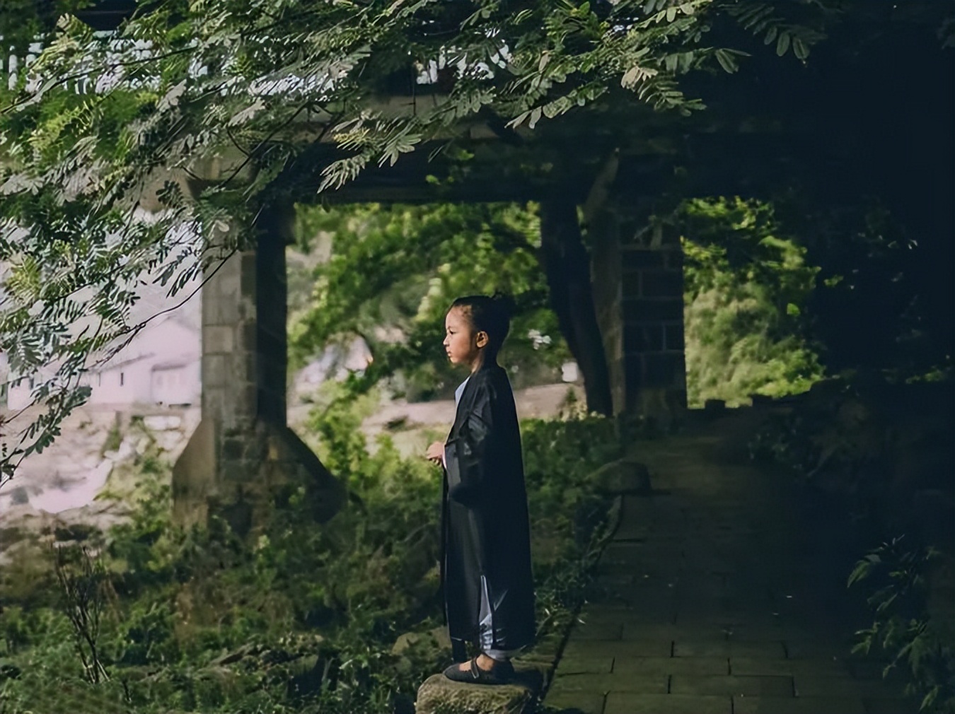 坚持锻炼给自己一个健康的身体,每天坚持运动也可以让身体更健康