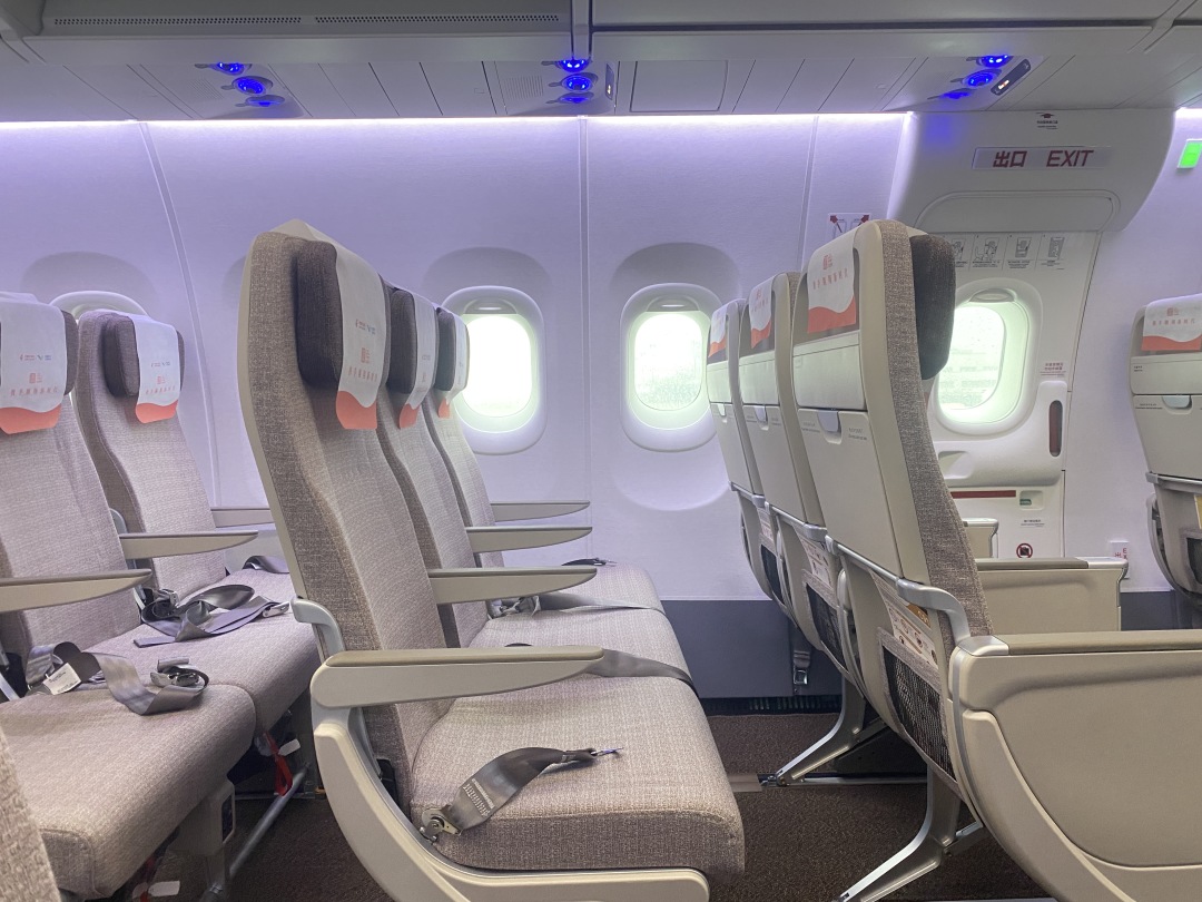 国产大飞机c919正式交付东方航空,国产大飞机c919首飞内部视频