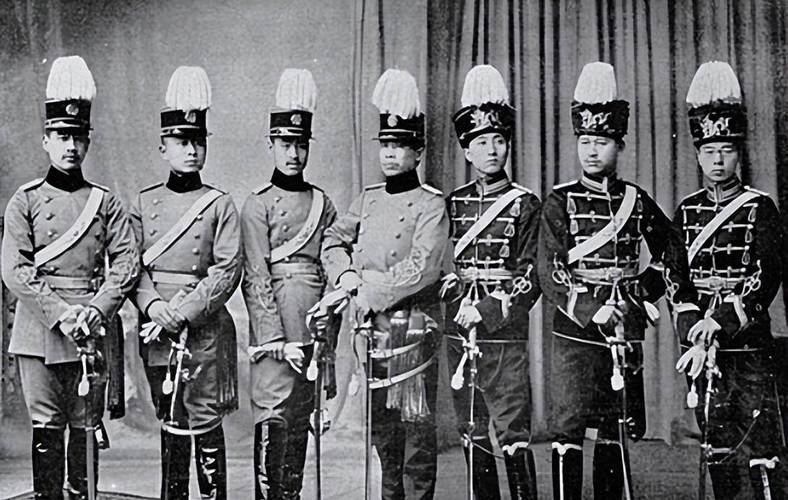 1911年同盟会,1911年辛亥革命在哪打起了第一枪