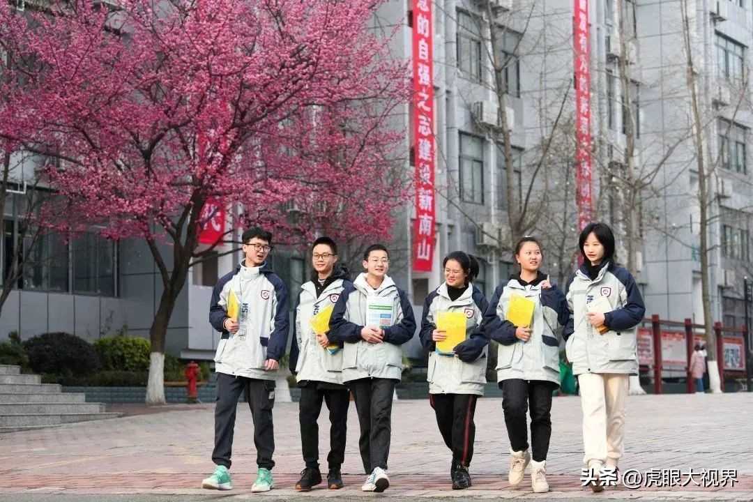 南山中学初中部怎么样,南山中学实验学校校门口