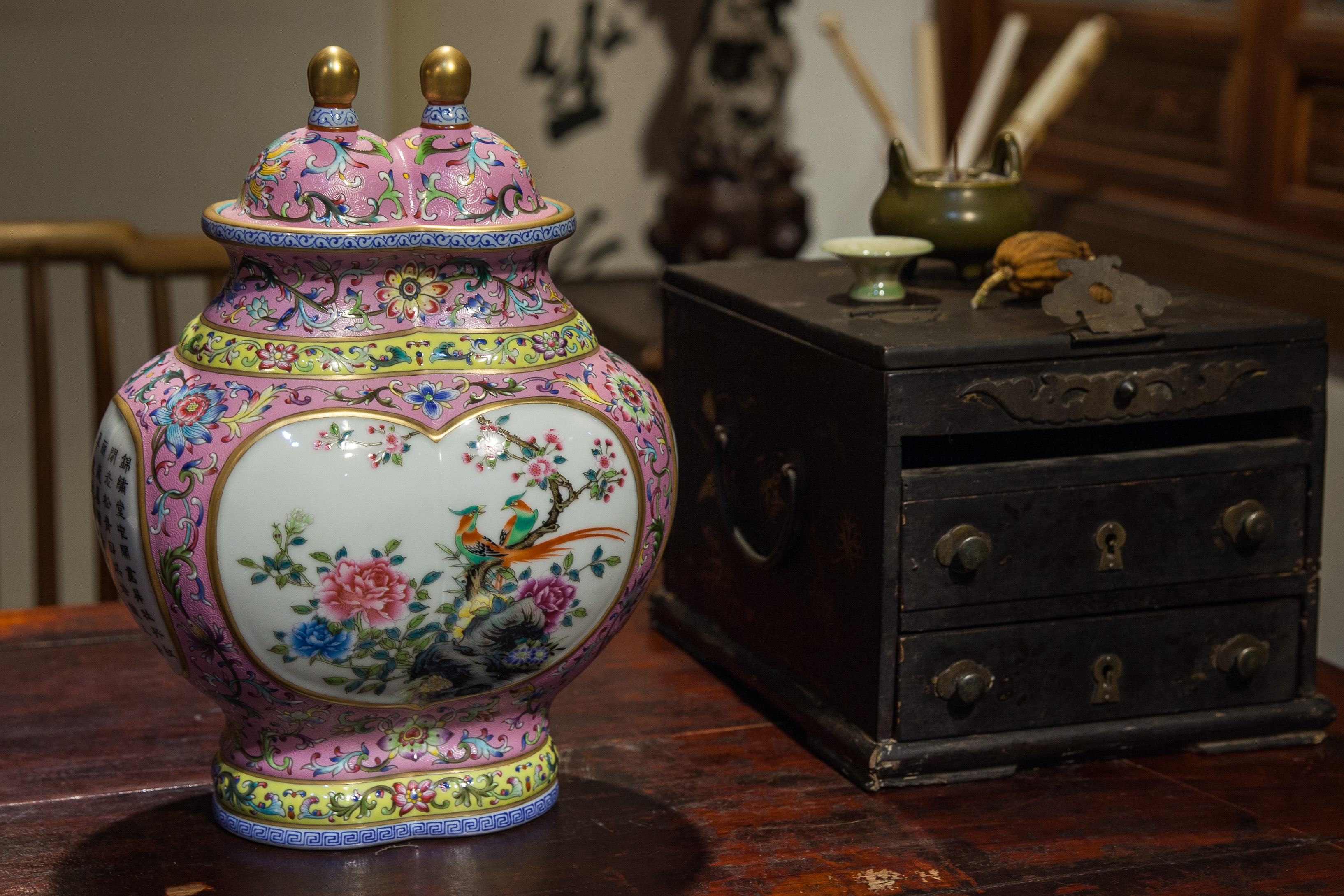 瓷器贴花和手工画区别,瓷器手工跟贴花的区别