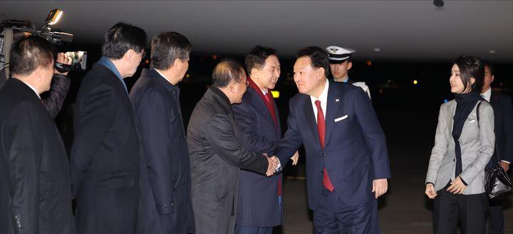 韩国第一夫人发夹,韩国第一夫人灰色造型