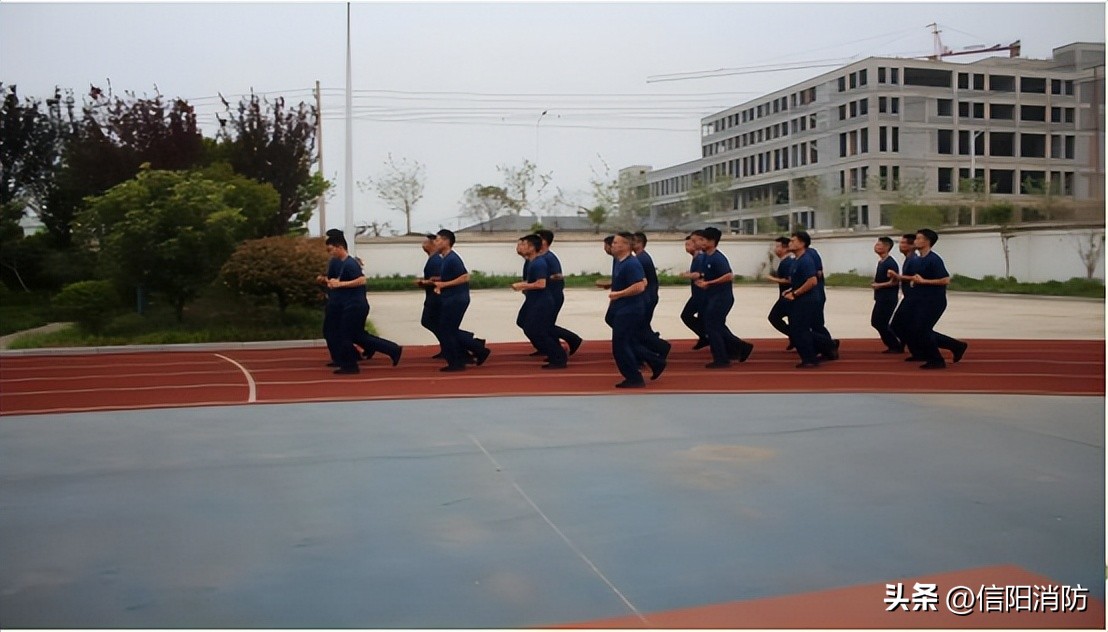 消防十二时辰丨记录蓝朋友的一天记录每时每刻的满分生活