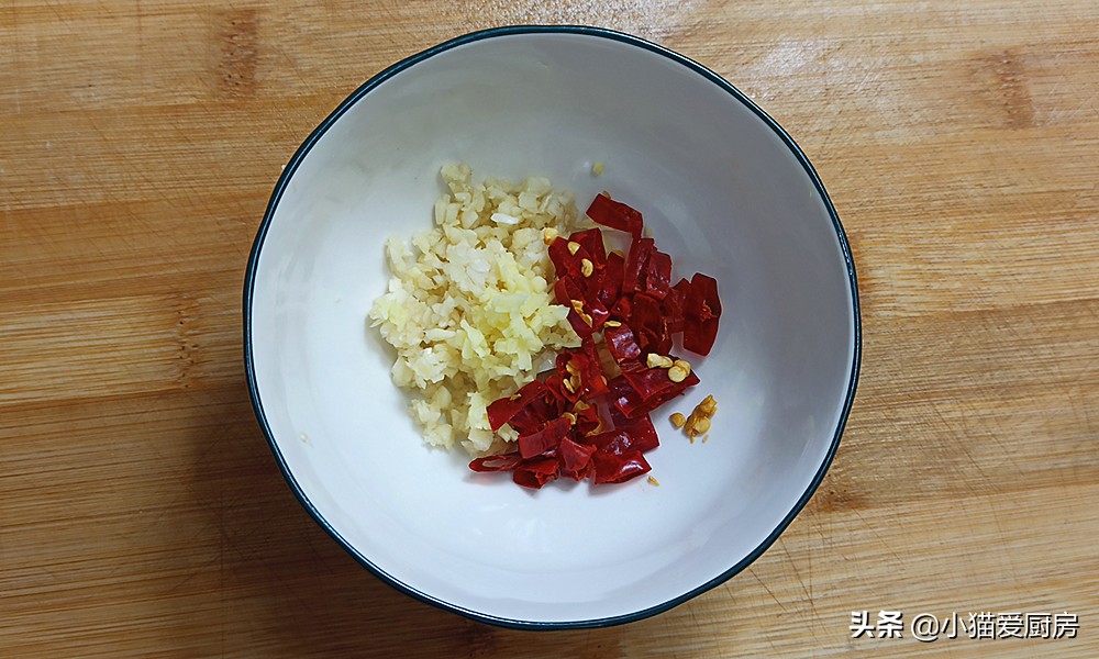 虾仁和菠菜怎么炒好吃又营养,虾仁鸡蛋炒菠菜怎么炒好吃