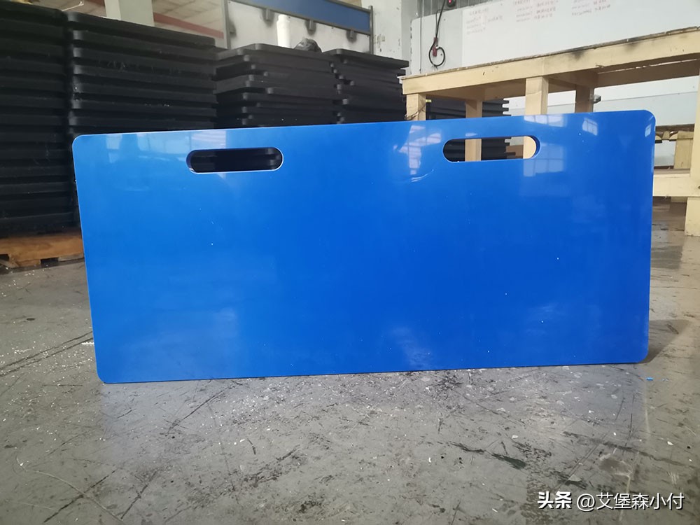 足球训练回弹板自己制作,超高分子聚乙烯足球训练挡板