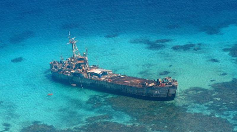 中国海警追逐菲律宾海警船对比,中国海警驱离强闯黄岩岛菲船