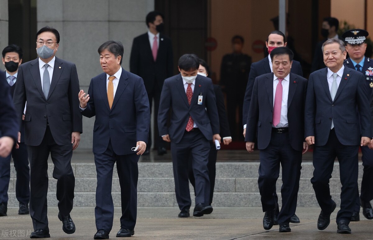 中国游客在韩国济州岛 (韩国游客来济州岛)