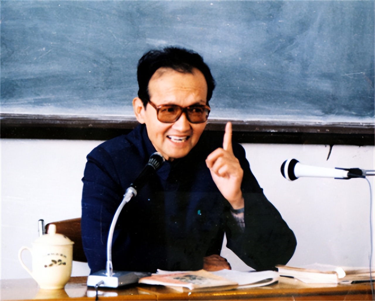 国军少校被俘后送去改造，高声大喊：我是902，获得*云陈**亲自接见