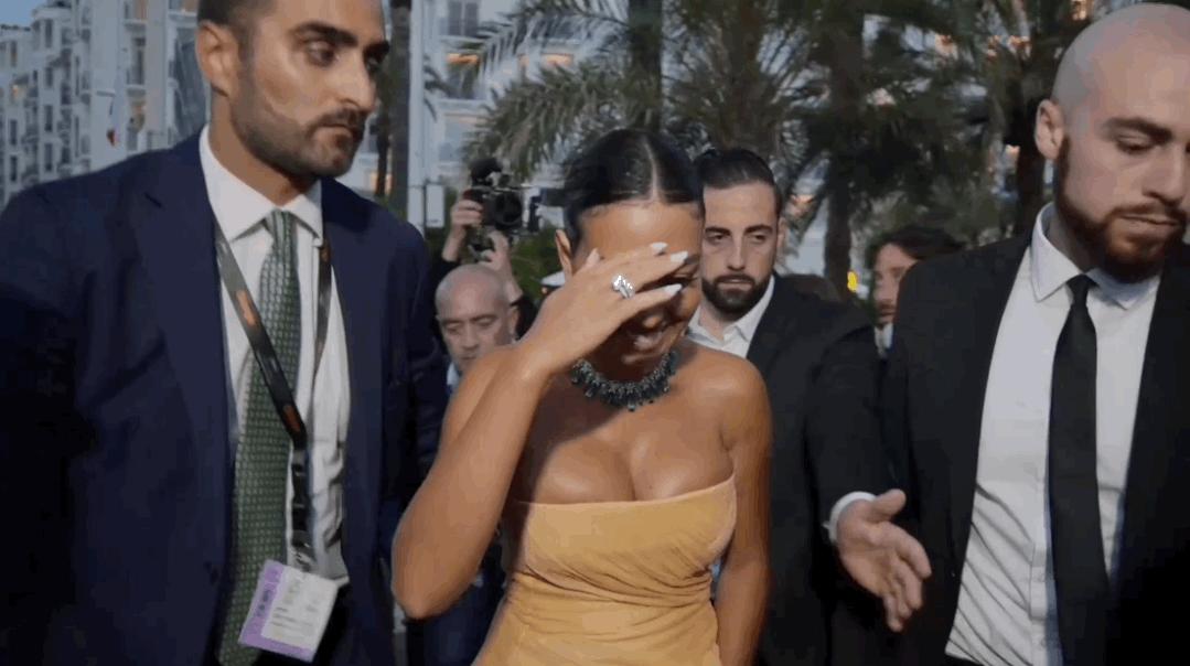 c罗女友乔治娜身价,c罗女友乔治娜晒与4个孩子合影