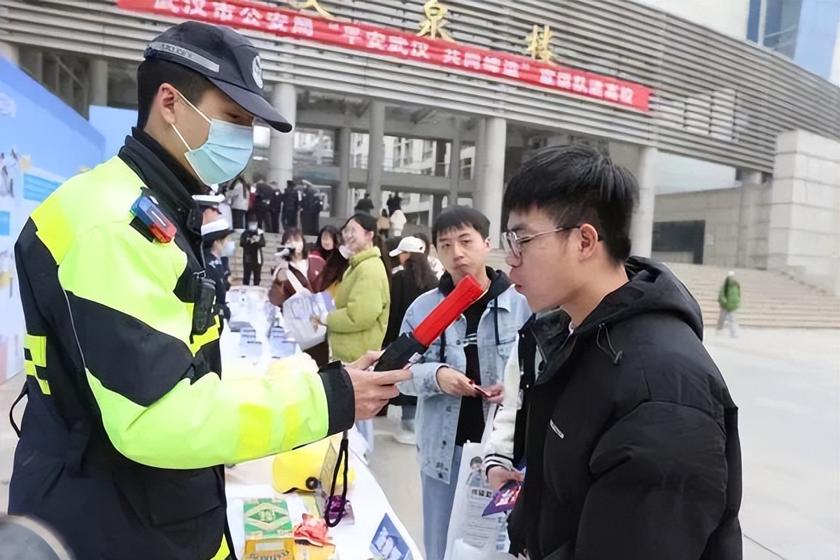 公安心向党护航新征程的下一句,公安心向党护航新征程是谁说的