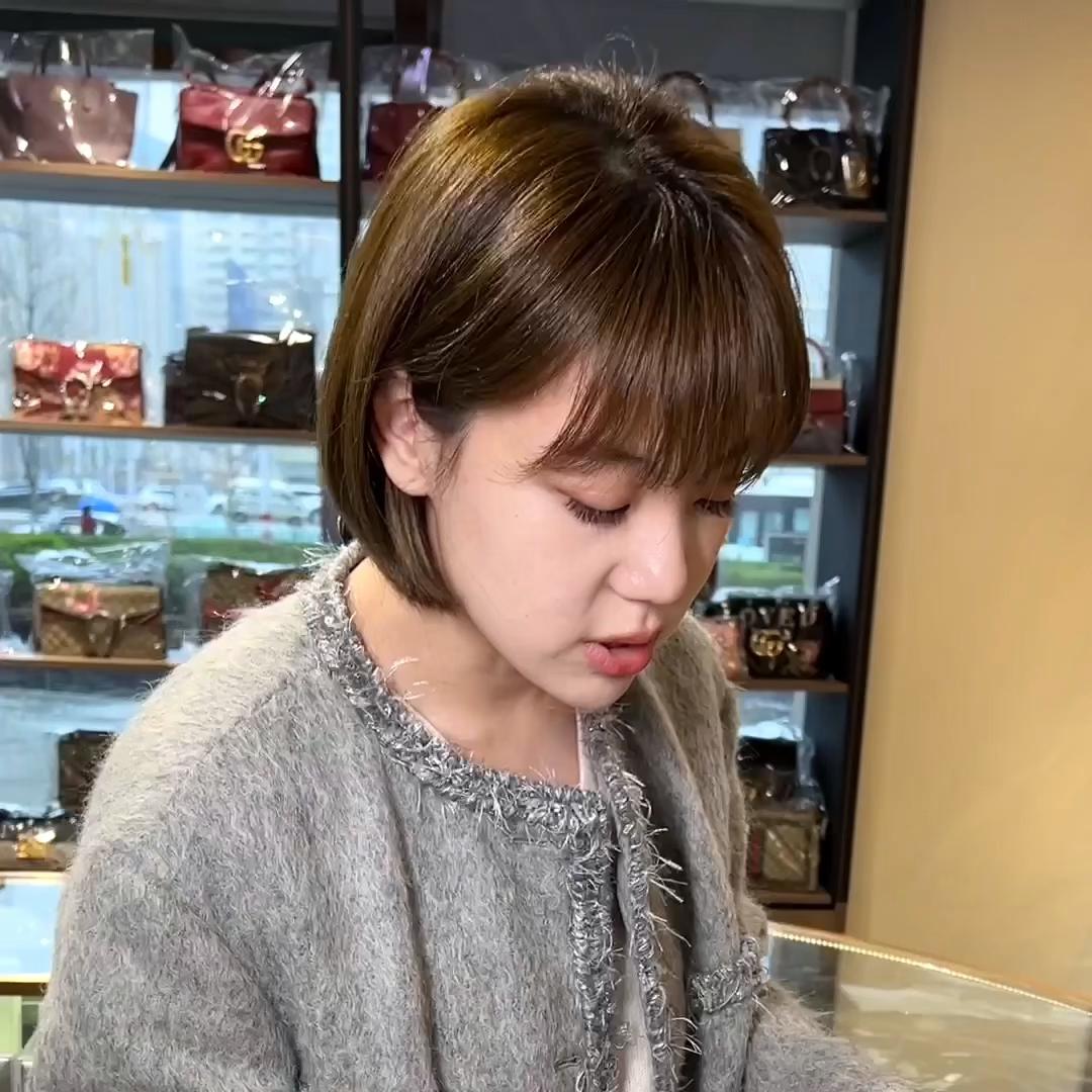 姐妹们，28万是你的话选包还是选表😁#香奈儿陶瓷表