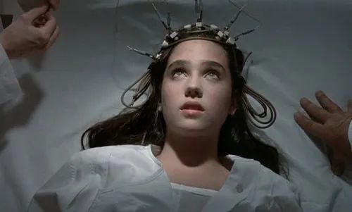 她12岁凭神颜惊艳好莱坞！考上耶鲁后转去斯坦福，网友：有颜有才