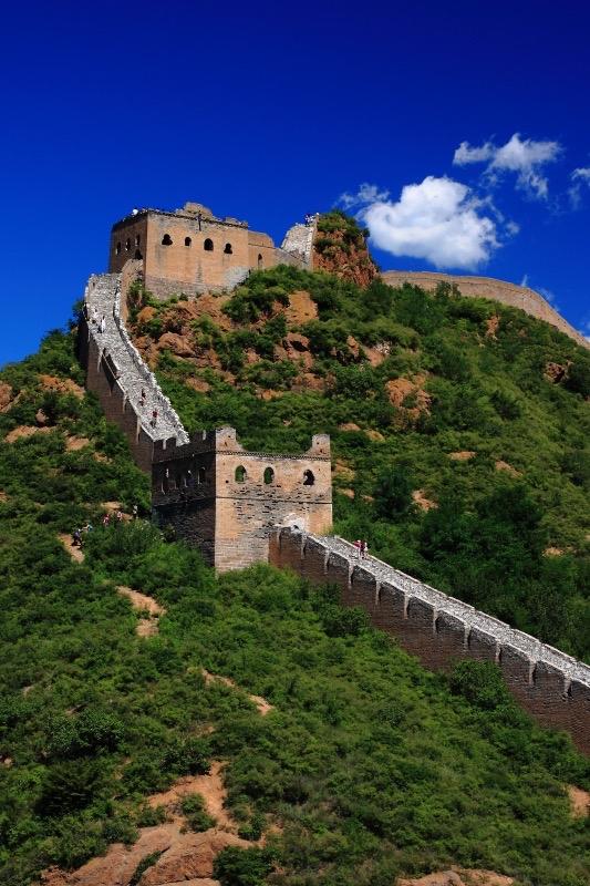 河北承德旅游公司董事长，强拆万里长城大门：谁给他的胆