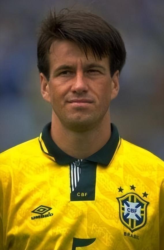 05年世青赛阿根廷梅西,世青赛传奇国青小将