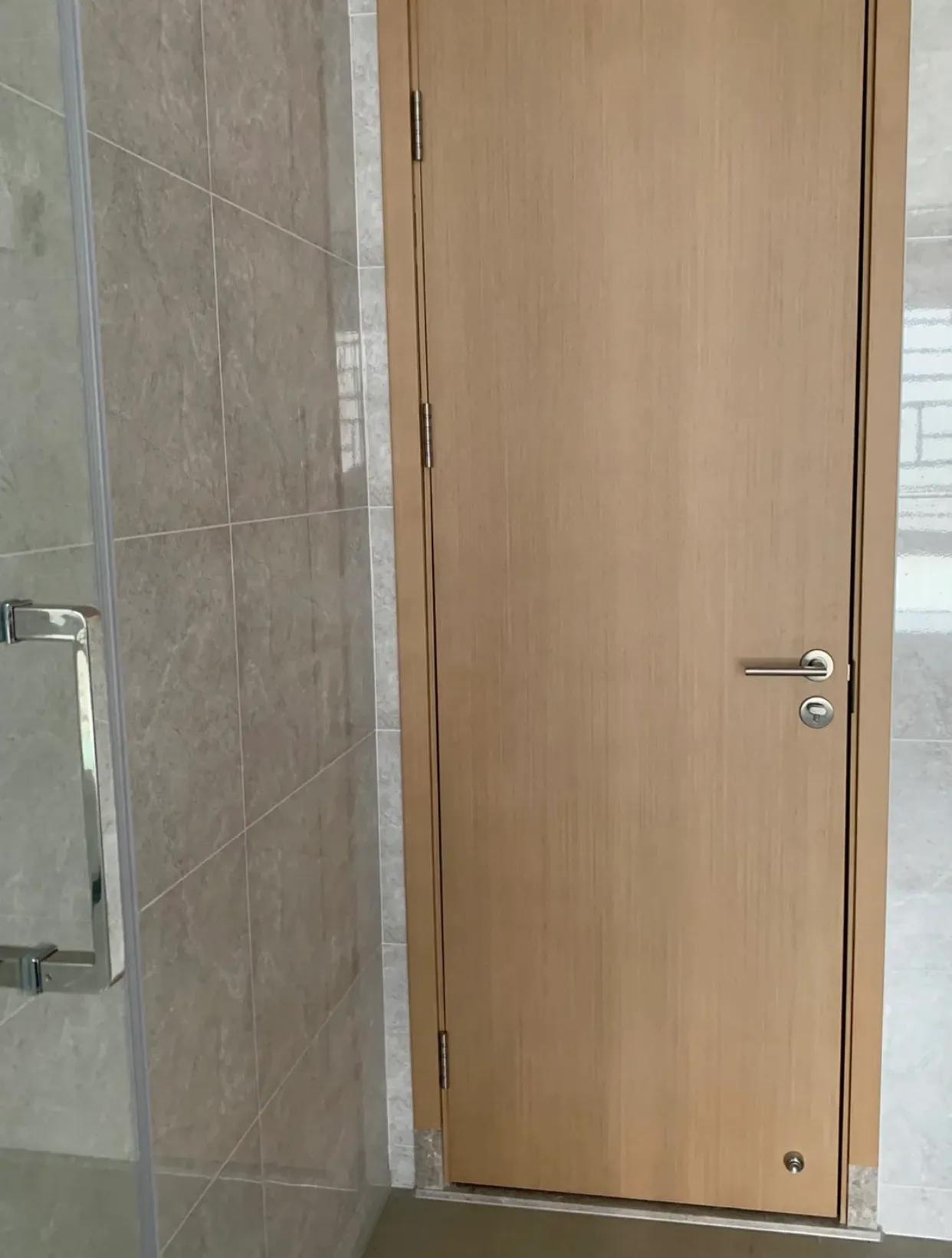 客卫门用实木门还是玻璃门,卫生间门是实木门还是铝合金门好